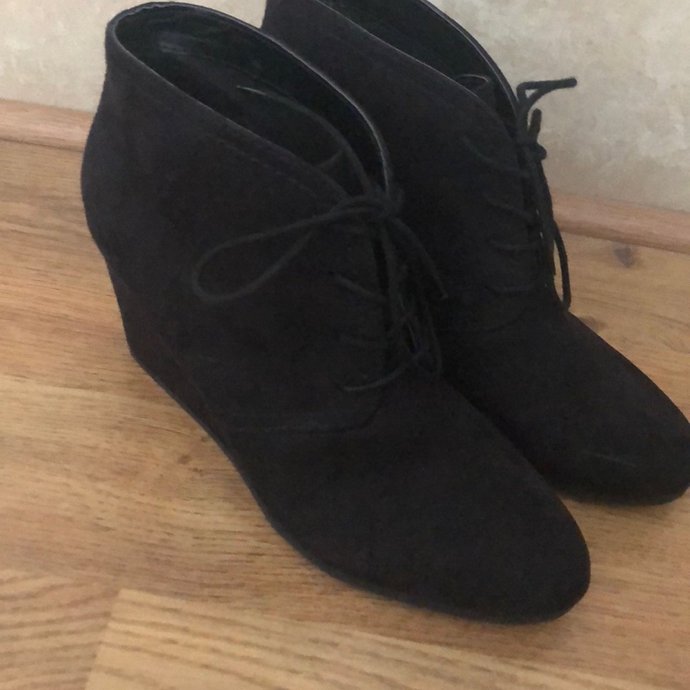 Wedge heels